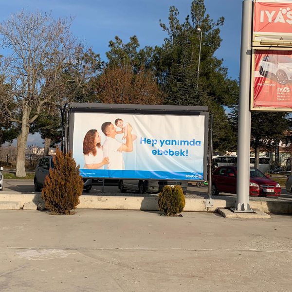 Iyaşbulvar Avm Otopark Bilboardlar Anayol Üzeri