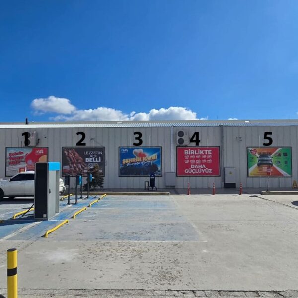 Iyaşbulvar Avm Otopark Bilboardlar
